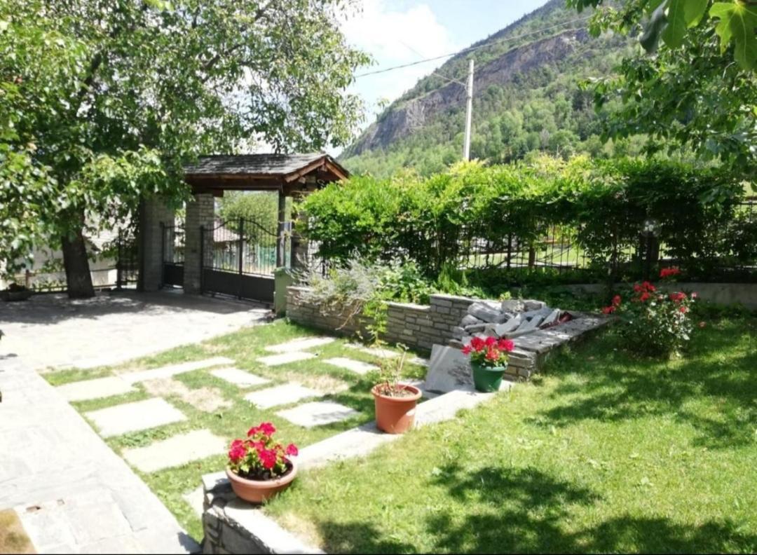 A Casa Da Elide Hotel Aymavilles Exterior foto