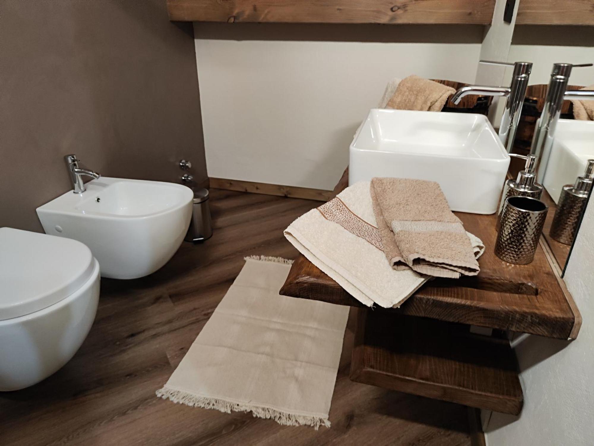 A Casa Da Elide Hotel Aymavilles Cameră foto